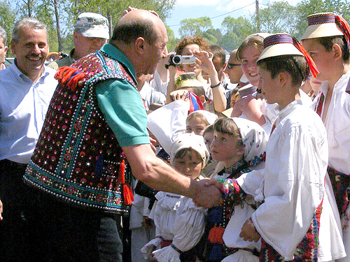 Foto Traian Basescu - Tanjaua de la Hoteni (c) eMaramures.ro